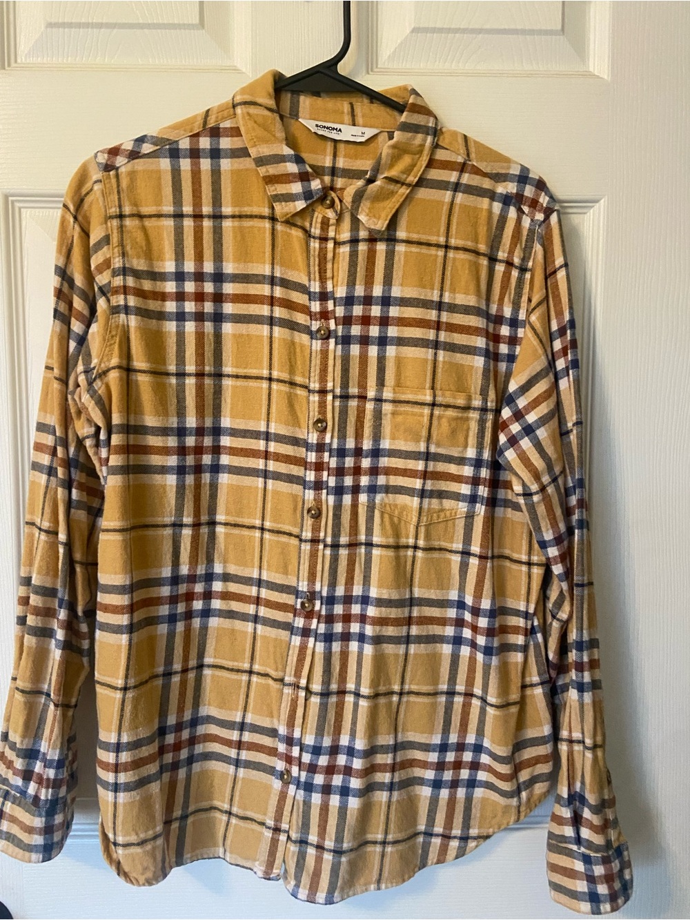 Sonoma Women’s beautiful fall plaid flannel shirt - medium
